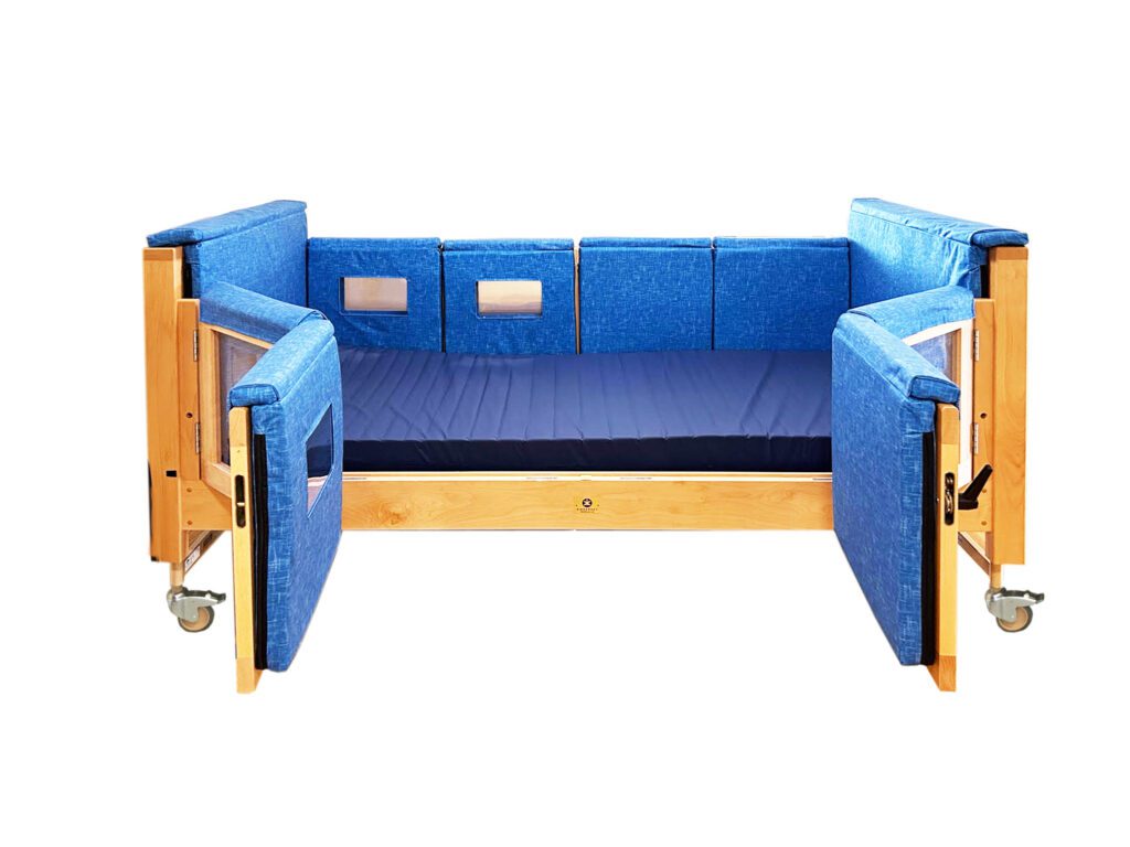 Blue muse CosySafe cot open